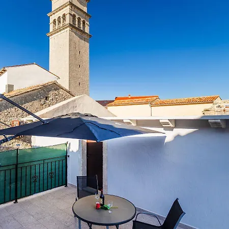 Modernes Mit Traumhafter Aussicht, Pool, Privatparkplatz, Wifi *