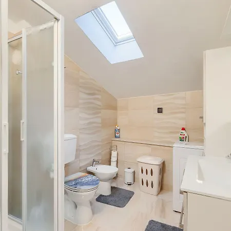 Apartment Modernes Mit Traumhafter Aussicht, Pool, Privatparkplatz, Wifi