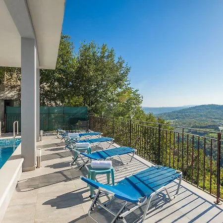 Apartment Modernes Mit Traumhafter Aussicht, Pool, Privatparkplatz, Wifi Pazin