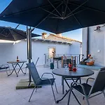 Modernes Mit Traumhafter Aussicht, Pool, Privatparkplatz, Wifi