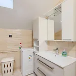 Apartment Modernes Mit Traumhafter Aussicht, Pool, Privatparkplatz, Wifi Pazin