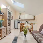 Apartment Modernes Mit Traumhafter Aussicht, Pool, Privatparkplatz, Wifi