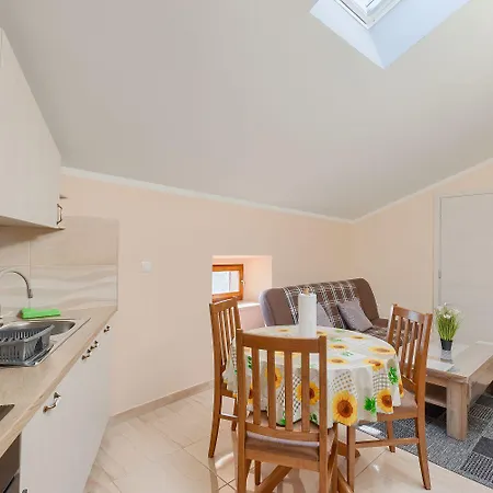 Apartman Modernes Mit Traumhafter Aussicht, Pool, Privatparkplatz, Wifi