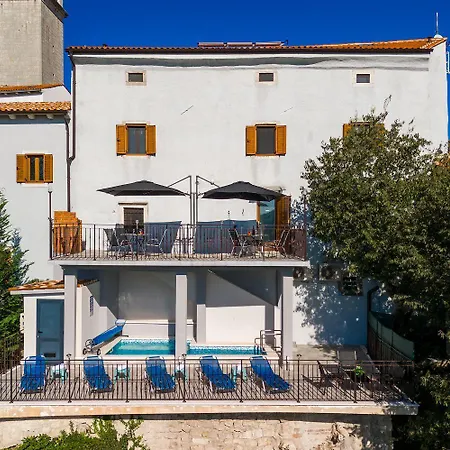 Modernes Mit Traumhafter Aussicht, Pool, Privatparkplatz, Wifi Apartman *