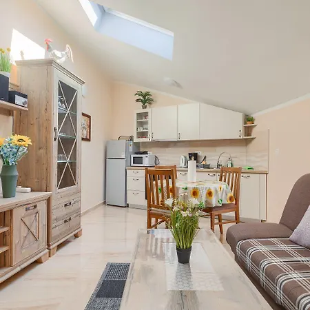 Apartman Modernes Mit Traumhafter Aussicht, Pool, Privatparkplatz, Wifi