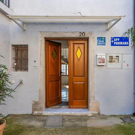 Apartman Modernes Mit Traumhafter Aussicht, Pool, Privatparkplatz, Wifi